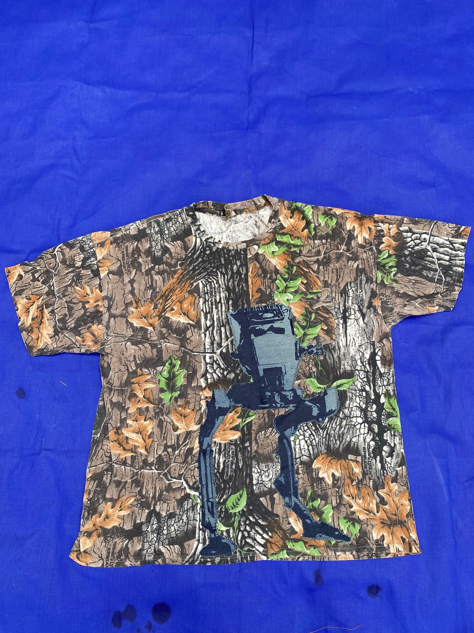 At St vintage Realtree camo tee